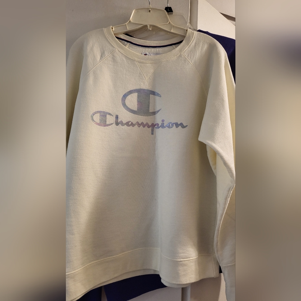 2 Lg Womens Campion sweatshirts